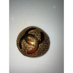 Chanel CC Quilted Round Brooch - Vintage Gold